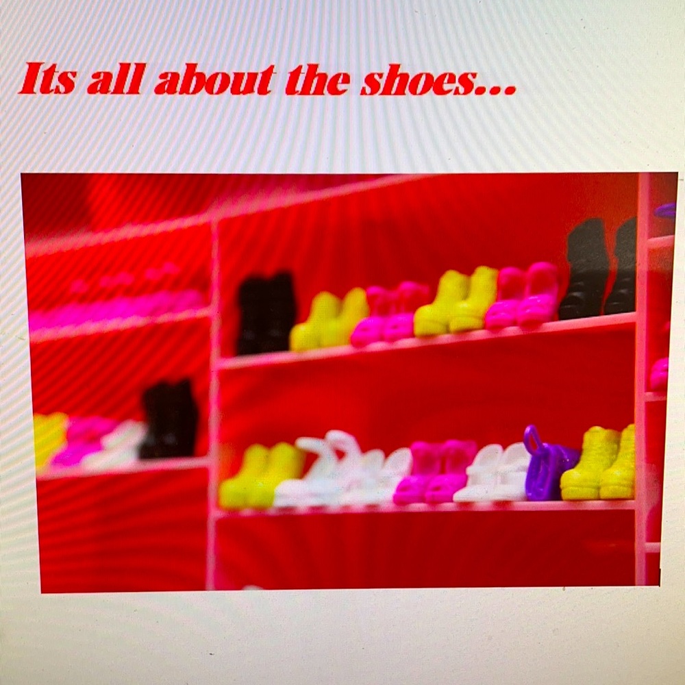 Shoes, shoes & more shoes…👠🥿🩴👡👢👟